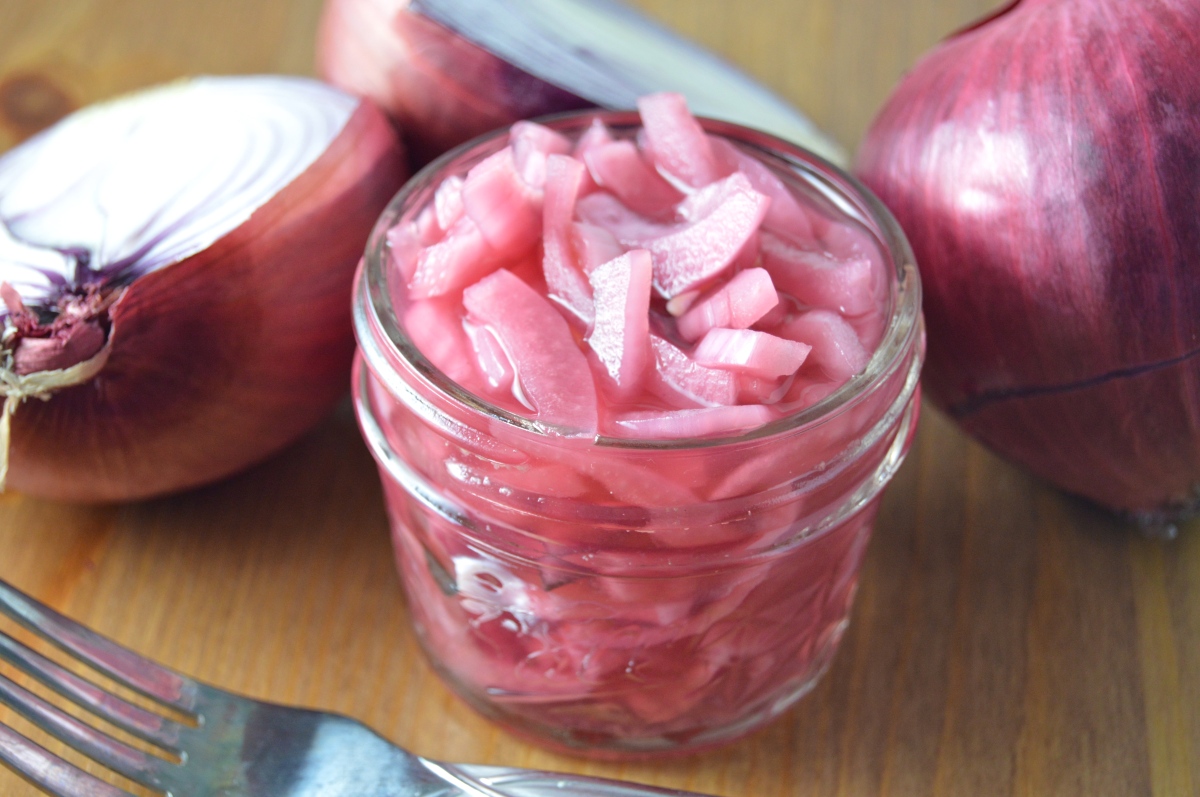 Quick & Easy Pickled Red Onions – Radiate Food Vibes